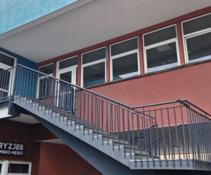 Wbił nóż w brzuch żony bo podejrzewał ją o zdradę