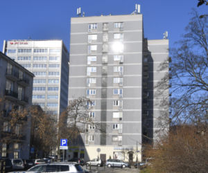 Nie śpią bo sąsiadka puka do nich po nocach