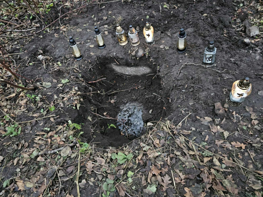 Poćwiartował ciało współlokatora i zakopał w parku! Po wszystkim napisał do matki Mateusza