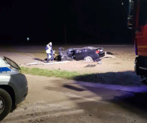 Tragedia na drodze w Annowie. Nie żyje młody pasażer. Kierowca trafił do szpitala