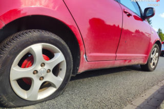 Pościg i strzelanina w Pszczynie. Pijany kierowca uciekał przed policją. Daleko nie zajechał