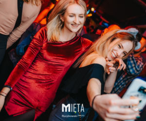 Karnawałowa noc w Klubie Mięta. Bawili się w brazylijskim klimacie 