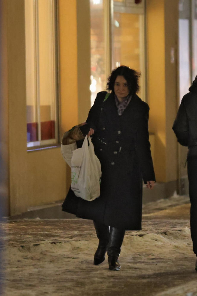 Anna Maria Żukowska buszuje w kwiatach