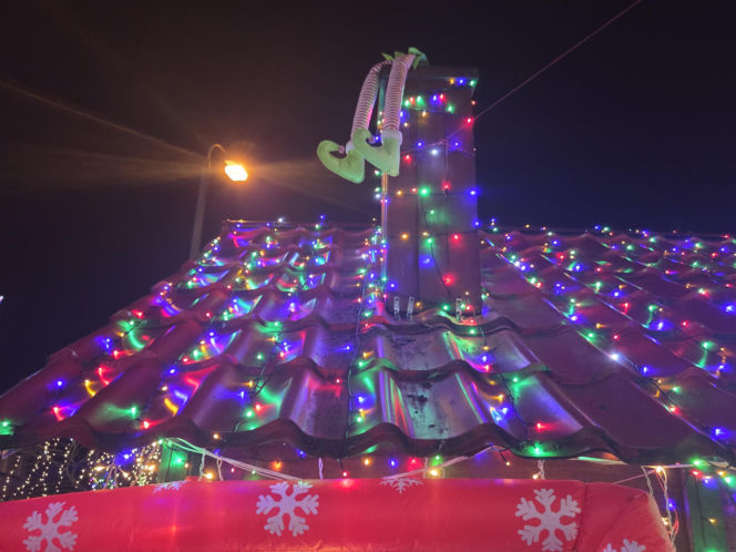 Bydgoski dom Griswoldów znów zachwyca. 300 tysięcy lampek robi niesamowity efekt