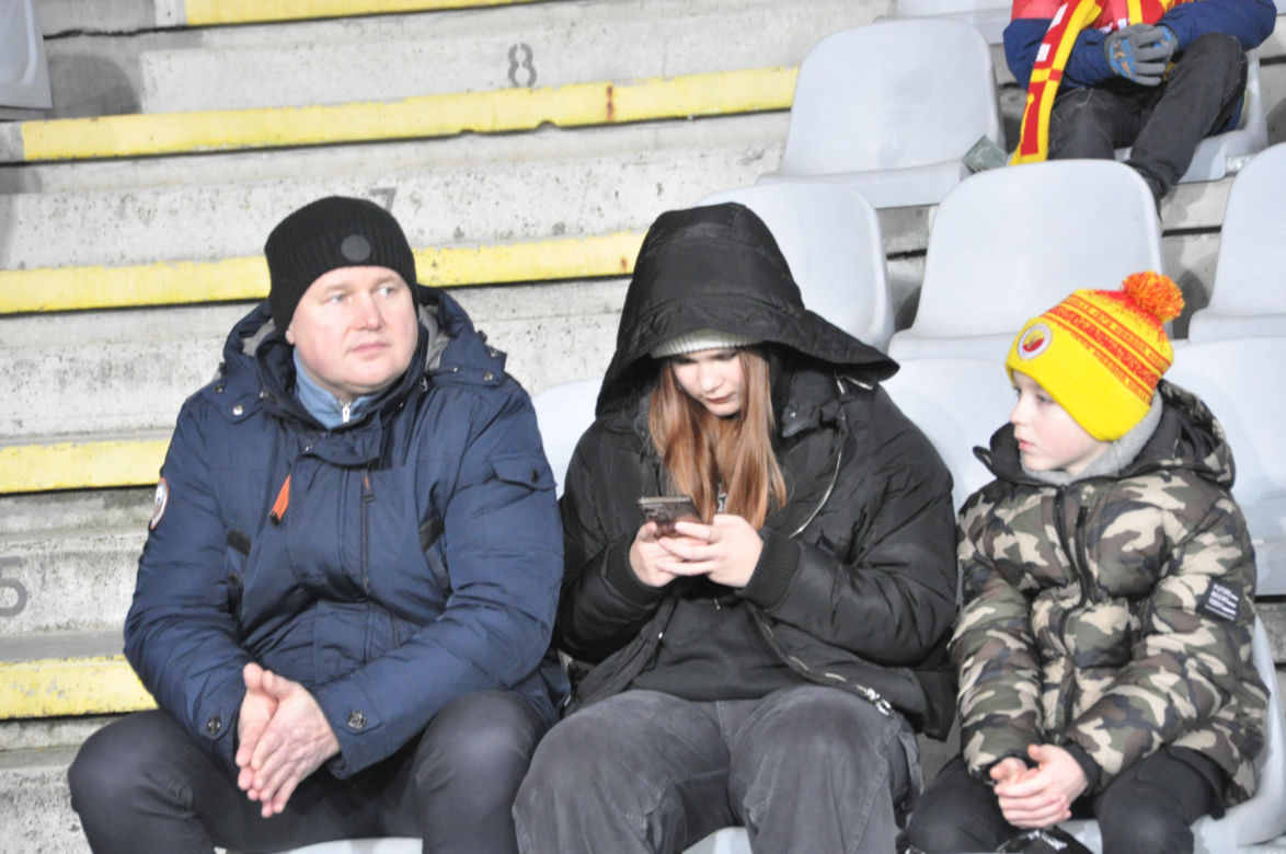 Korona Kielce - ŁKS Łódź. Zdjęcia kibiców na Suzuki Arenie