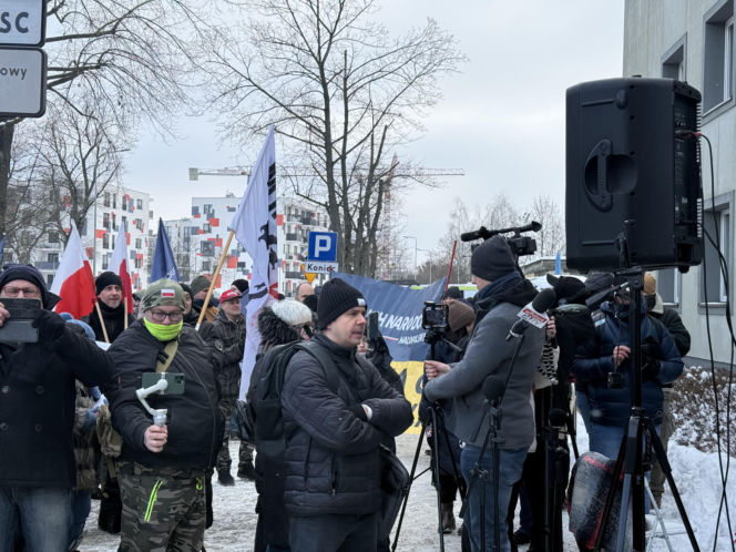 Protest przeciw Stefie Czystego Transportu w Krakowie