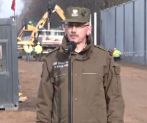 Premier Morawiecki przy granicy polsko-białoruskiej