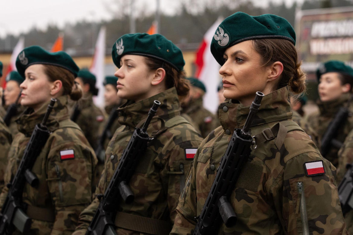 Karol Nawrocki pojawił się na przysiędze żołnierskiej kolegi z ringu