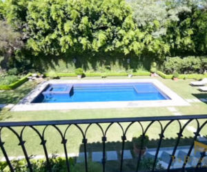 Słynna posiadłość Ozzy'ego Osbourne'a trafiła na sprzedaż! Gwiazdorski luksus za KOLOSALNĄ sumę!