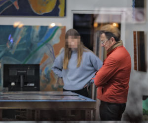 Paweł Wilczak szuka złota w w lombardzie