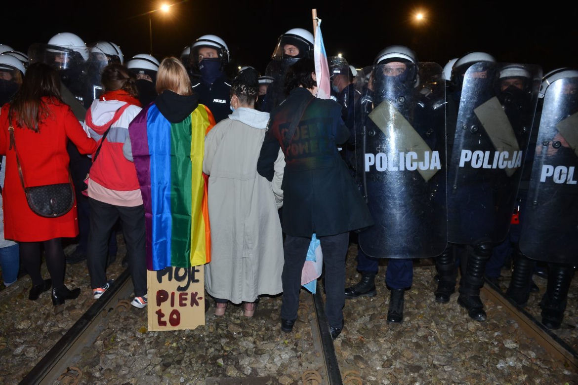Protest kobiet przeciwko wyrokowi Trybunału Konstysucyjnego w sprawie zakazu aborcji