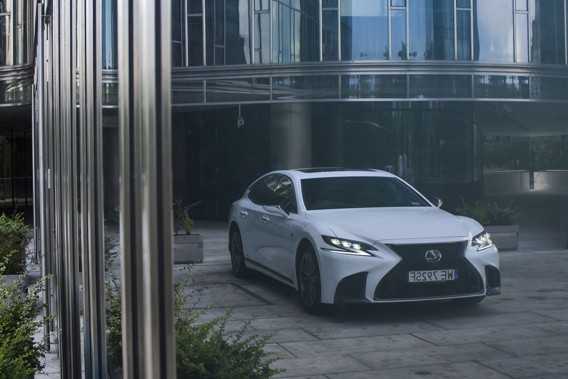 Lexus LS500h F-Sport