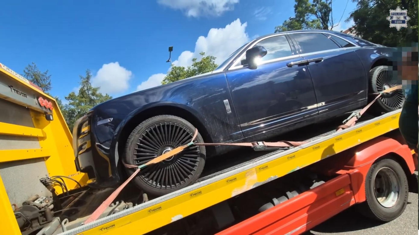 Potężna akcja przeciwko „Torcidzie”. Policja zatrzymała kolejnych podejrzanych, zabezpieczyła Rolls-Royce'a