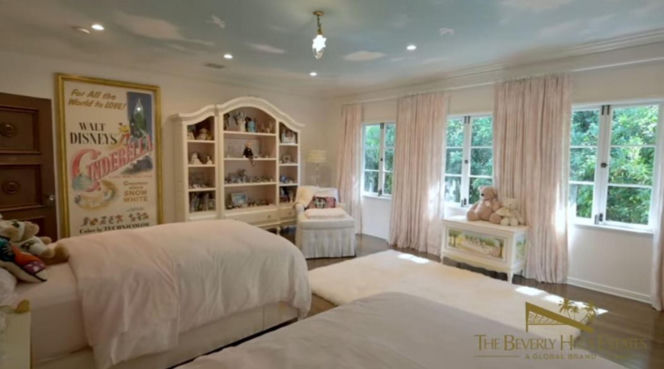 Słynna posiadłość Ozzy'ego Osbourne'a trafiła na sprzedaż! Gwiazdorski luksus za KOLOSALNĄ sumę!