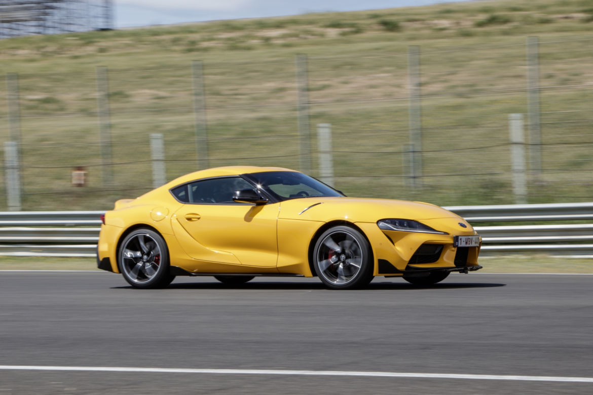 Toyota GR Supra w kolorze Nitro Yellow