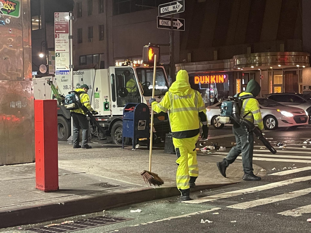 Błyskawiczne sprzątanie po zabawie na Times Square