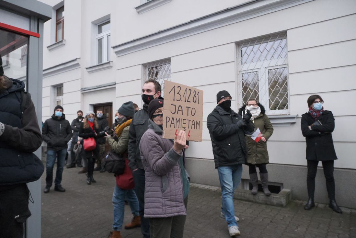 Dom Jarosława Kaczyńskiego otoczony jak twierdza