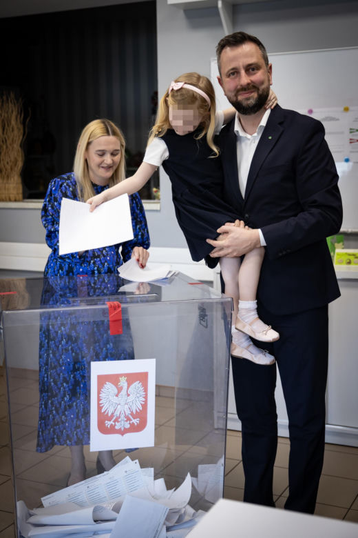 Ciężarna żona Kosiniaka-Kamysza promienieje! 