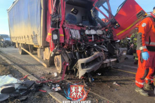 Tragedia goniła tragedię na A4 pod Wrocławiem! Tak się skończyła śmiertelna seria [ZDJĘCIA]