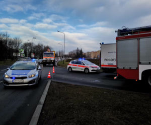 Dramatyczny wypadek w Krakowie. Tramwaj zderzył się z autobusem, są ranni