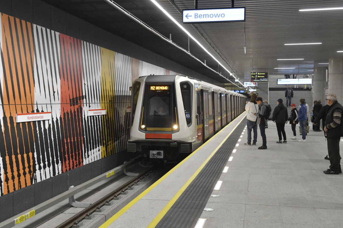 Metro pojechało na Targówek. Tak wyglądało otwarcie nowych stacji