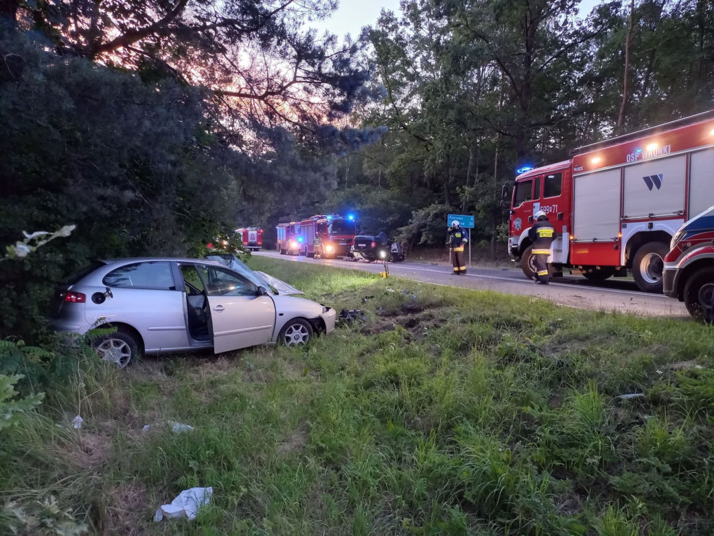 Groźny wypadek we Wronkach! Trzy osoby trafiły do szpitala