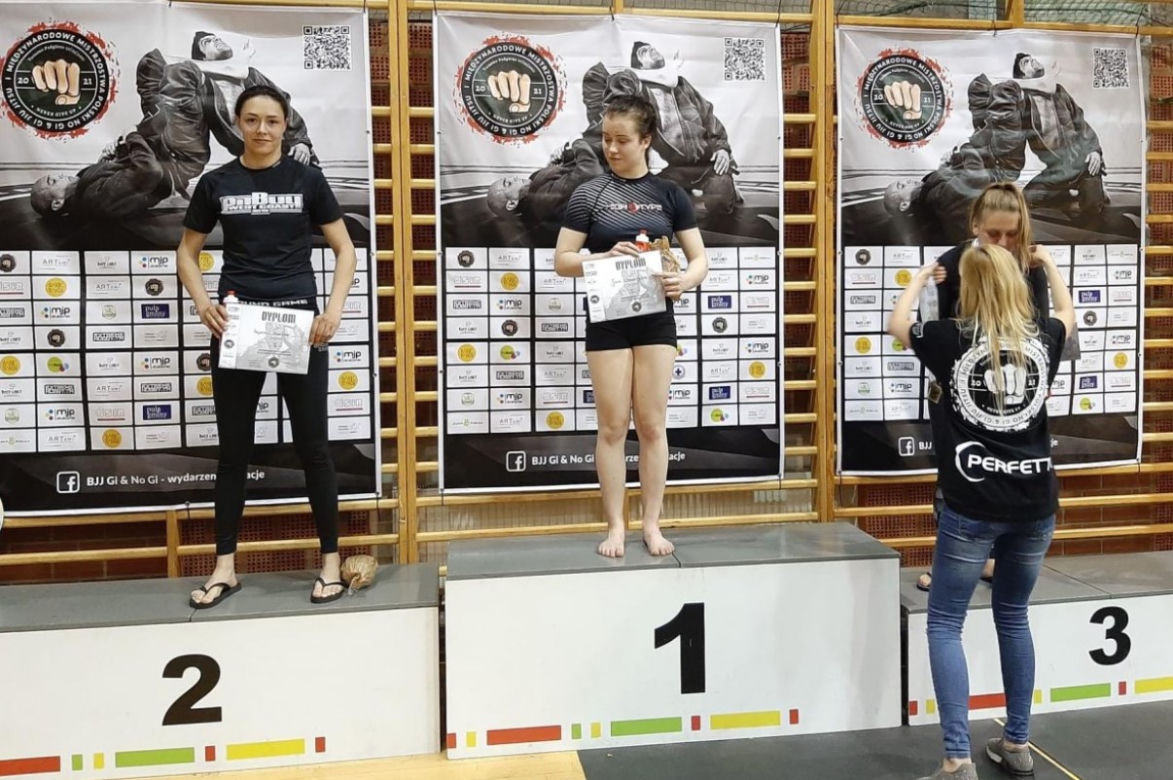 Piękna i niebezpieczna! Mistrzyni MMA z opolskiej drogówki [ZDJĘCIA]