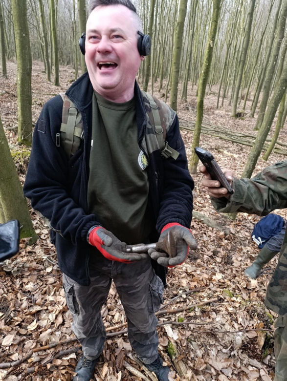 Sensacyjne odkrycie! Znaleziono szczątki myśliwca w lesie pod Ostródą