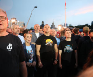 Rodzina Nawrockich śpiewa (nie)zakazane piosenki)
