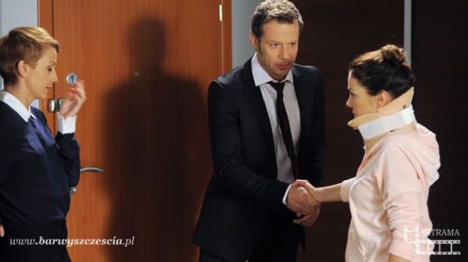 Barwy szczęścia odc. 1063. Marta Walawska (Katarzyna Zielińska), Mikołaj Dąbrowski (Grzegorz Małecki), Kasia Górka (Katarzyna Glinka)