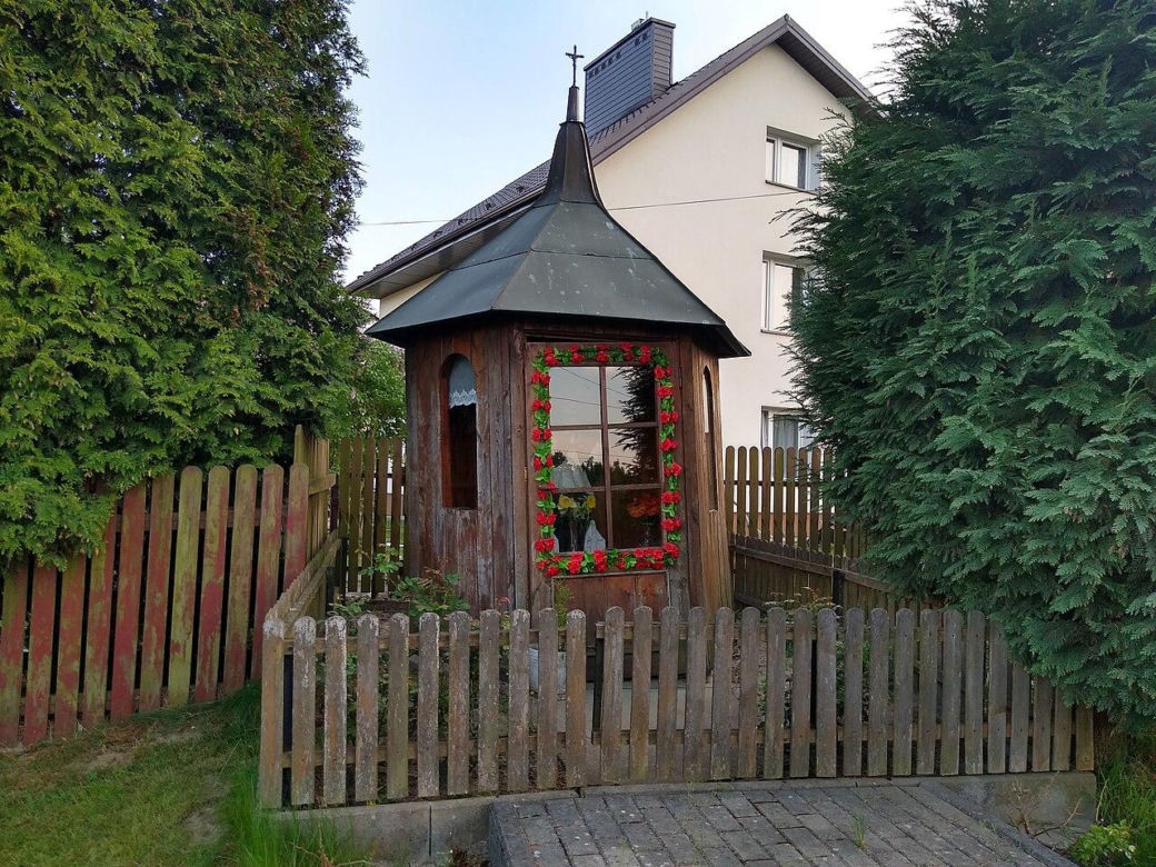 Pierwszą obecność człowieka w tej wsi na Podkarpaciu odnotowano w młodszej epoce kamienia