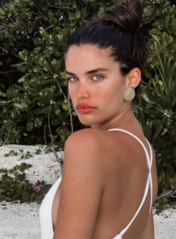 Modelka Sara Sampaio, dziewczyna Ferrana Torresa