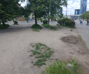 Chodnik łączący Dworzec Centralny i metro Centrum w Warszawie