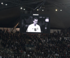 Legia - Zagłębie: Żona, brat i dzieci Jacka Magiery dziękują kibicom