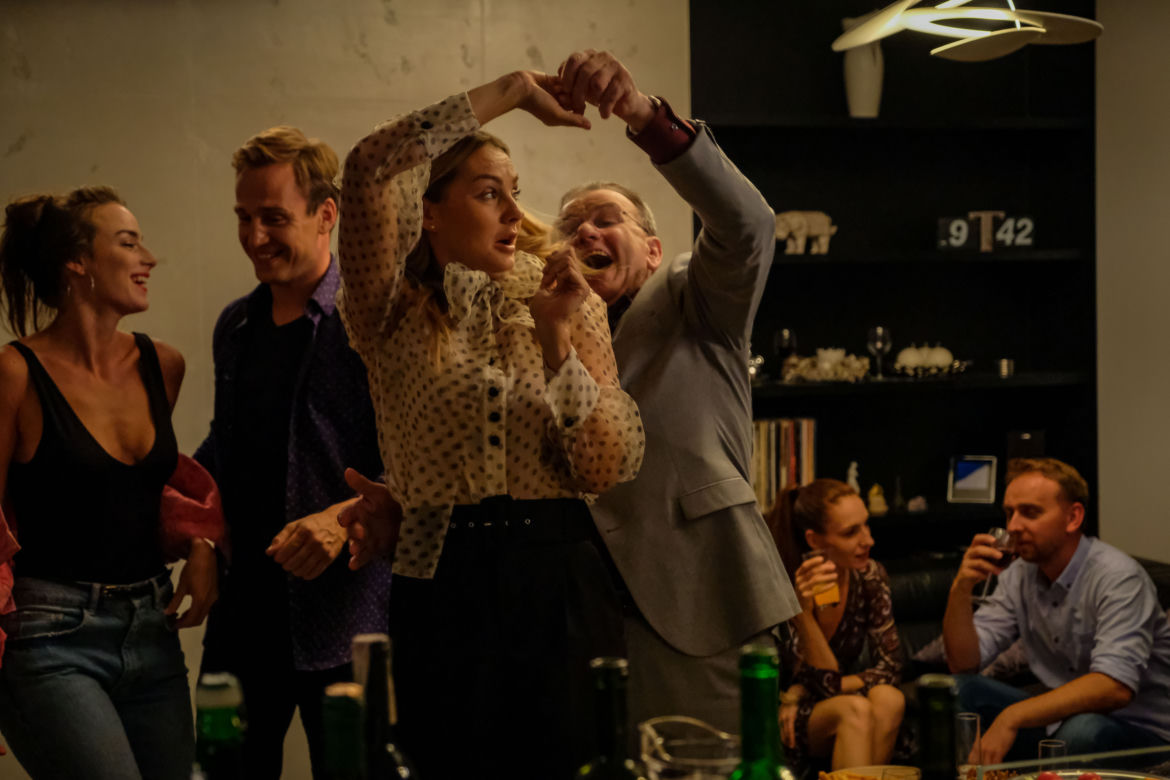 Przyjaciółki 14 sezon, odc. 168. Inga (Małgorzata Socha), Edward (Krzysztof Jędrysek), Maks (Mateusz Janicki)