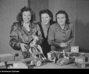 QUIZ PRL. Czy się stoi, czy się leży, trzy tysiące się należy. Tak pracowano w PRL-u