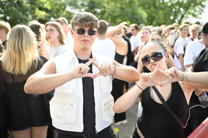 Drugi koncert The Weeknd w Warszawie. Najwierniejsi fani nie przestraszyli się morderczego upału. Znajdź się na zdjęciach