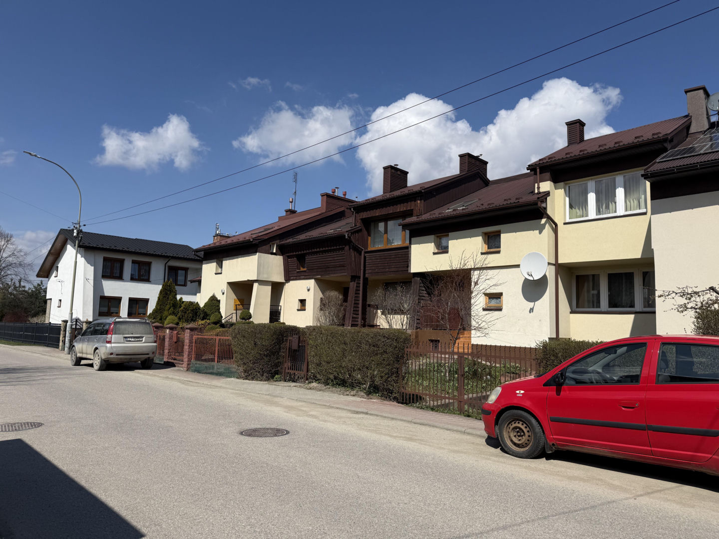 "Działy". Domy z lat 80. Limanowa