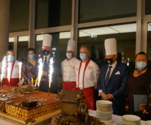 Tort z pszczołami na urodziny Rzeszowa [ZDJĘCIA]