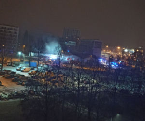 Gigantyczny pożar Lidla na Bielanach