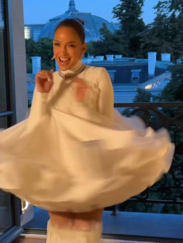 Jennifer Lopez w sukni Stephane'a Rollanda