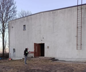 Dwa ciała w budynku dawnej spółdzielni rolniczej. Są wyniki sekcji!