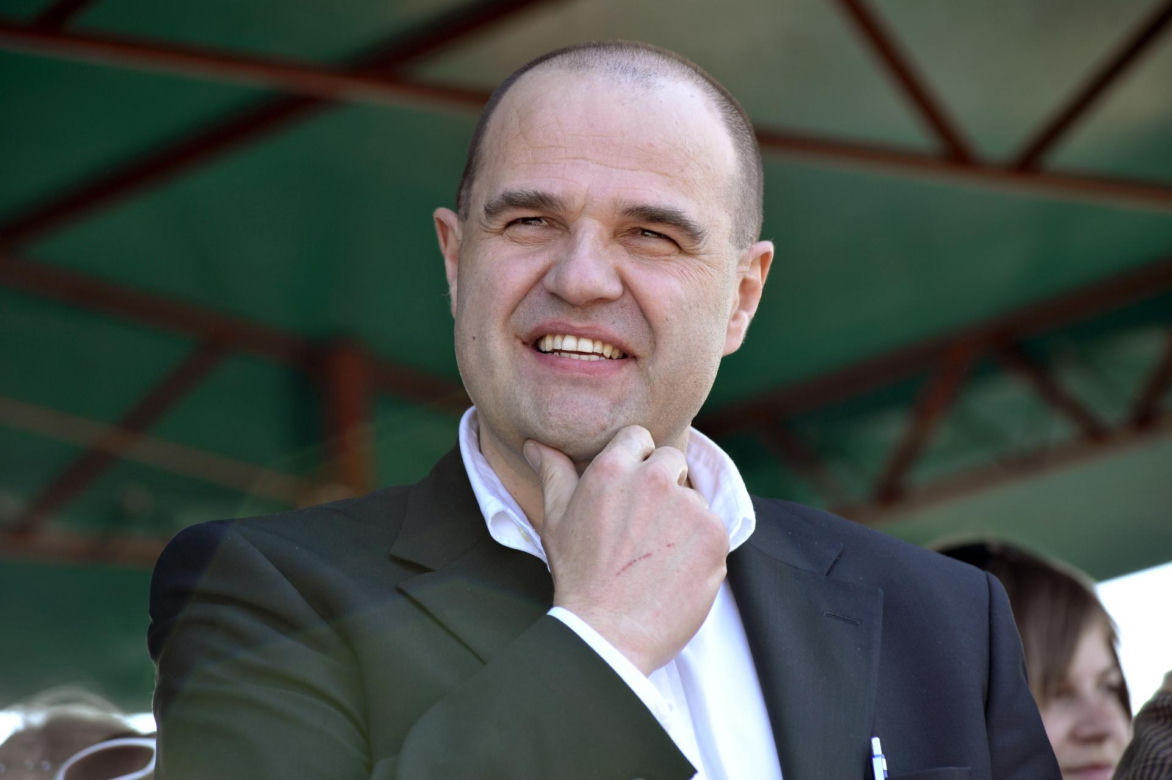 Tak Cezary Żak wyglądał na początku kariery. Niezwykła metamorfoza gwiazdora "Miodowych lat"