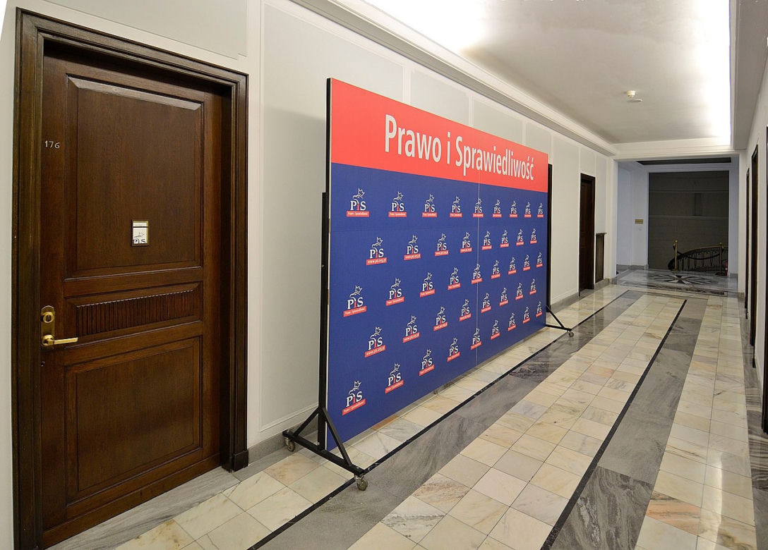 Sylwester K. nie jest już członkiem PiS - połowa września (na zdjęciu siedziba Klubu Parlamentarnego Prawa i Sprawiedliwości w Sejmie)