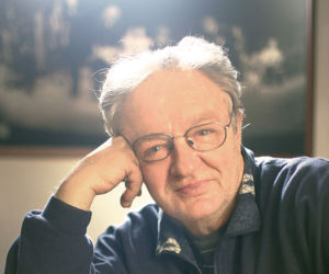 Damian Damięcki