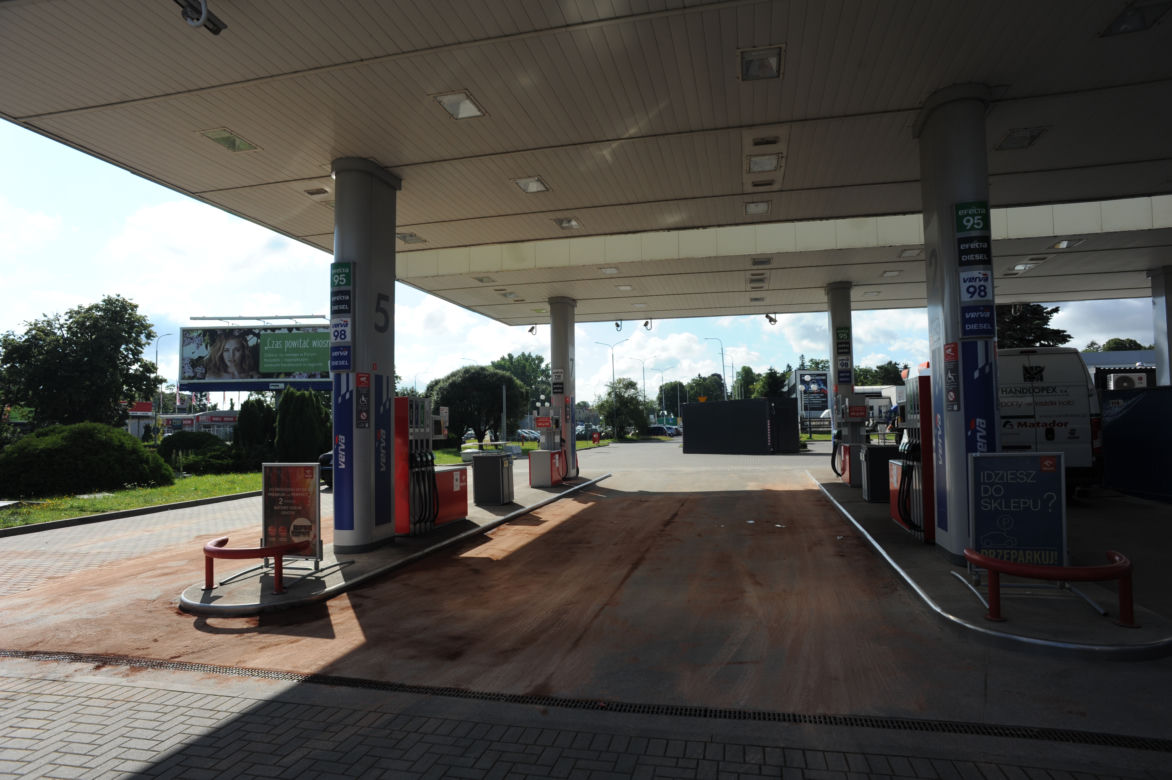 Koszalin: Pijany mężczyzna groził wysadzeniem stacji benzynowej