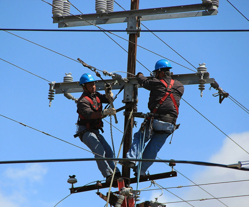 słup elektryczny