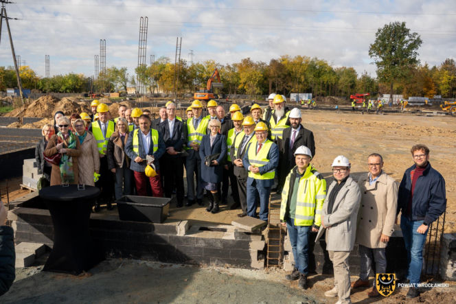 Rok 2025 był dla Powiatu Wrocławskiego czasem konsekwentnej pracy, widocznych efektów i strategicznych decyzji, które budują solidne fundamenty pod kolejne lata rozwoju