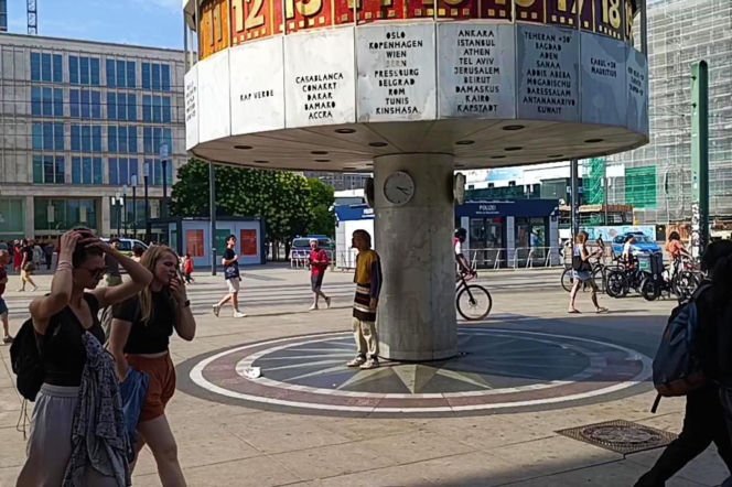 Weltzeituhr na Alexanderplatz