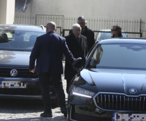 Jarosław Kaczyński szykuje się do świąt. Prezes PiS z kolorową palmą